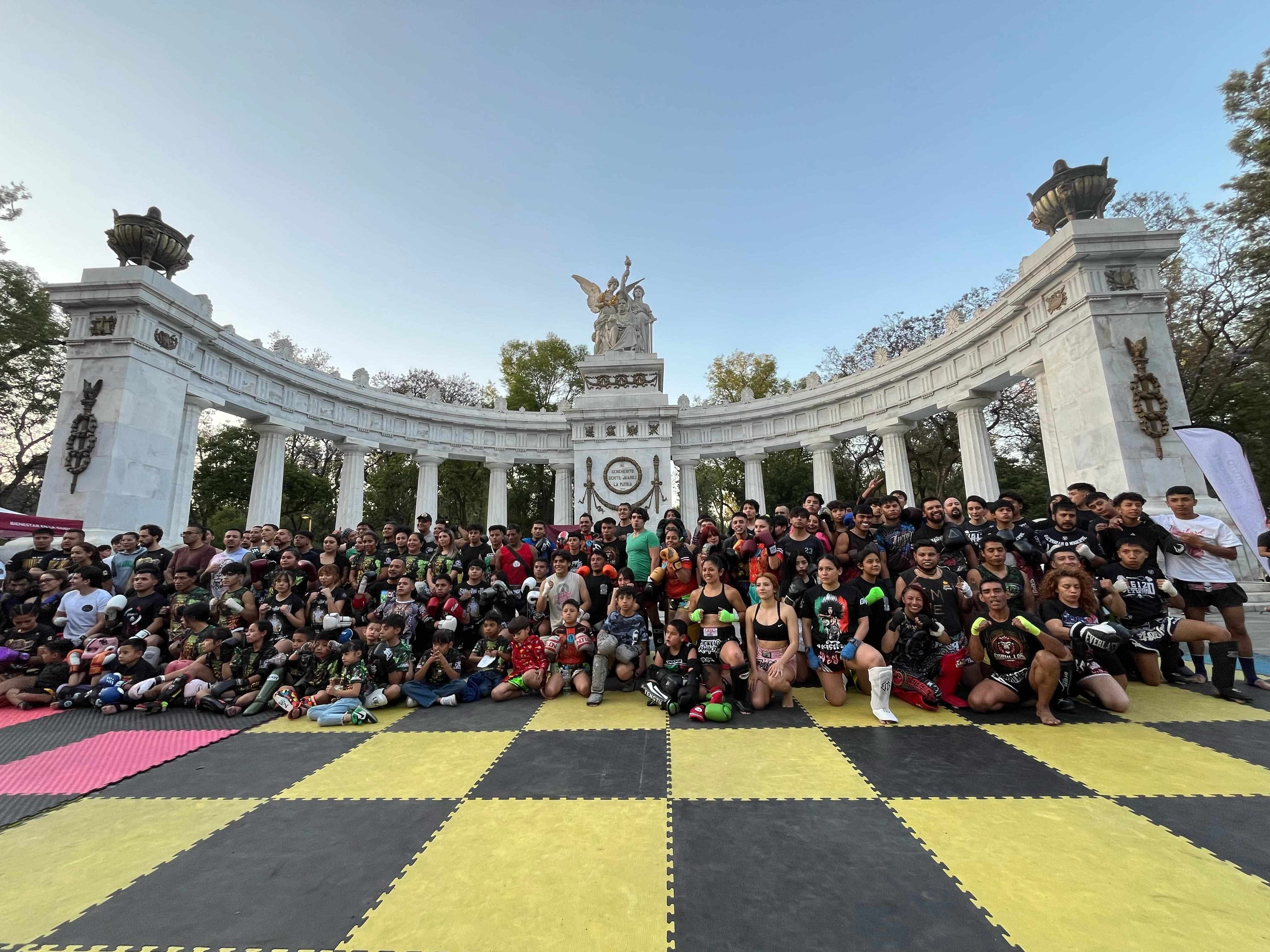 FOTO - CLASE DE MUAY THAI PARA IMPULSAR UNA PRÁCTICA DEPORTIVA SALUDABLE (2).jpg