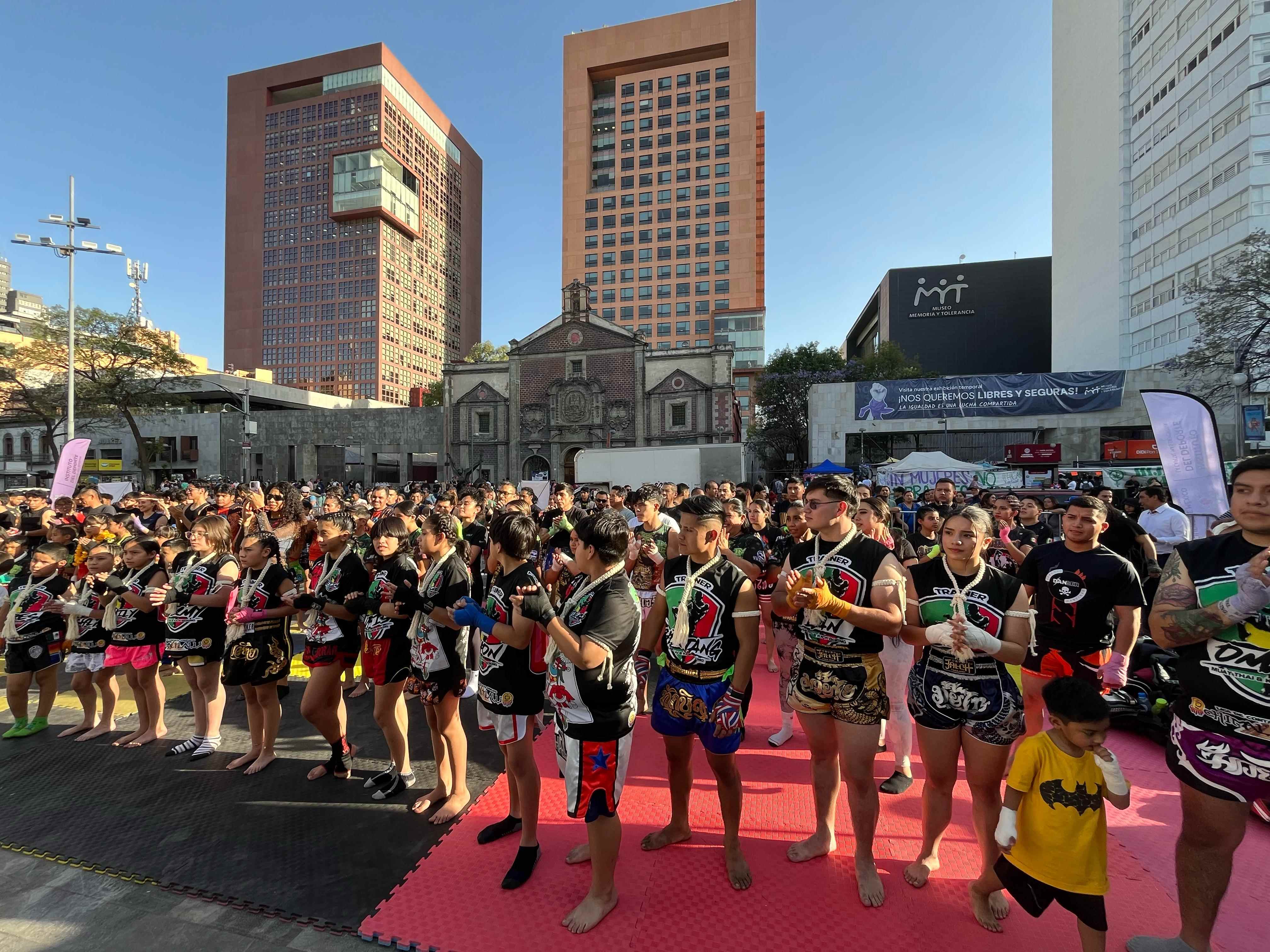 FOTO - CLASE DE MUAY THAI PARA IMPULSAR UNA PRÁCTICA DEPORTIVA SALUDABLE (10).jpg