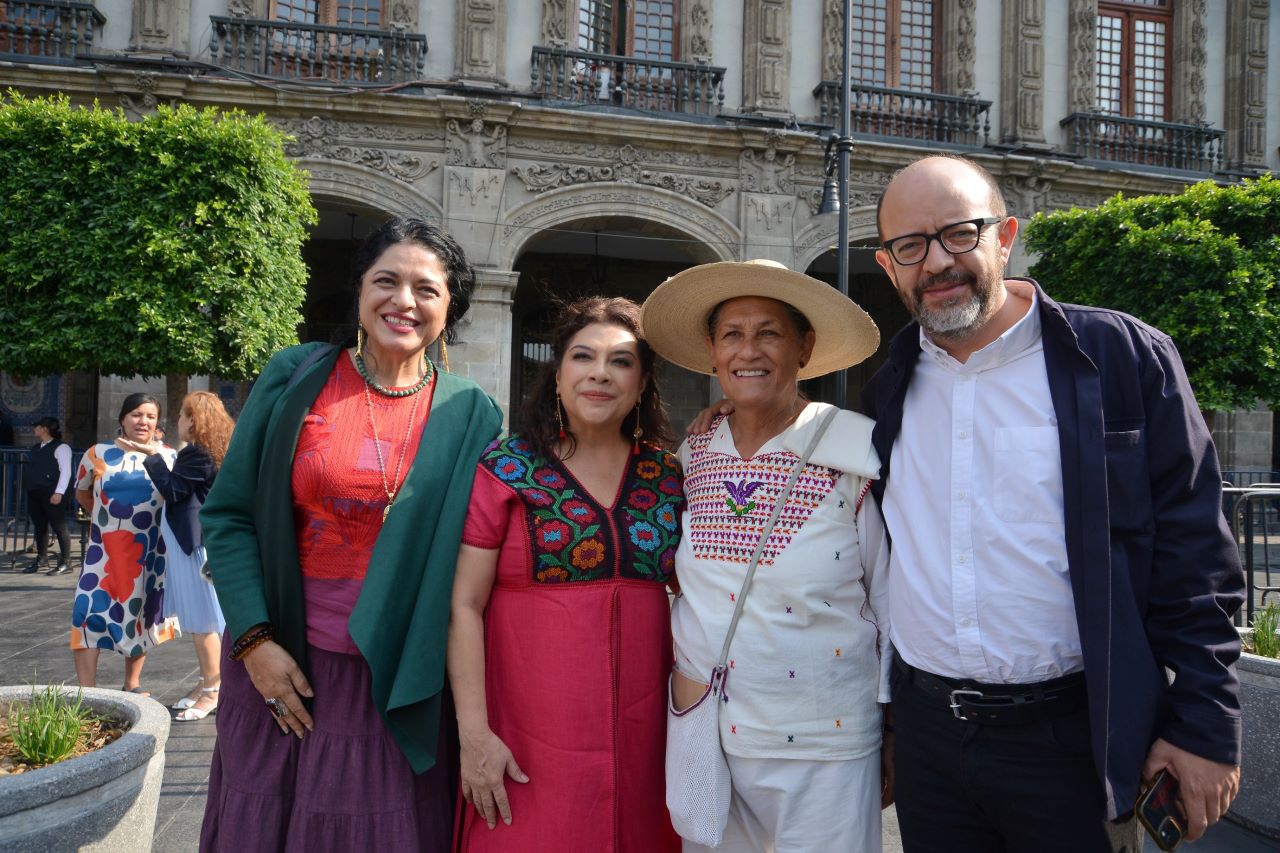 con inti chikis.jpg