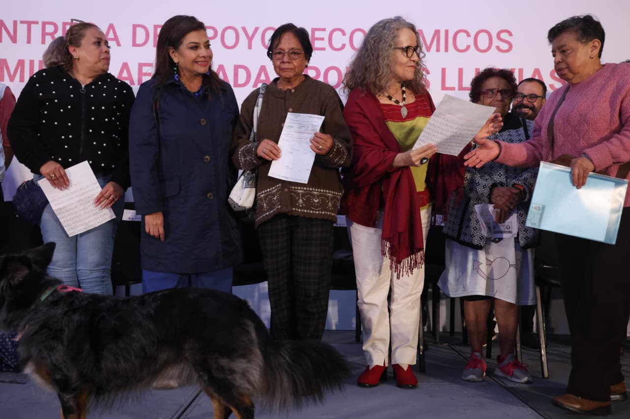1 octubre APOYOS A AFECTADOS DE LLUVIAS (10).jpeg