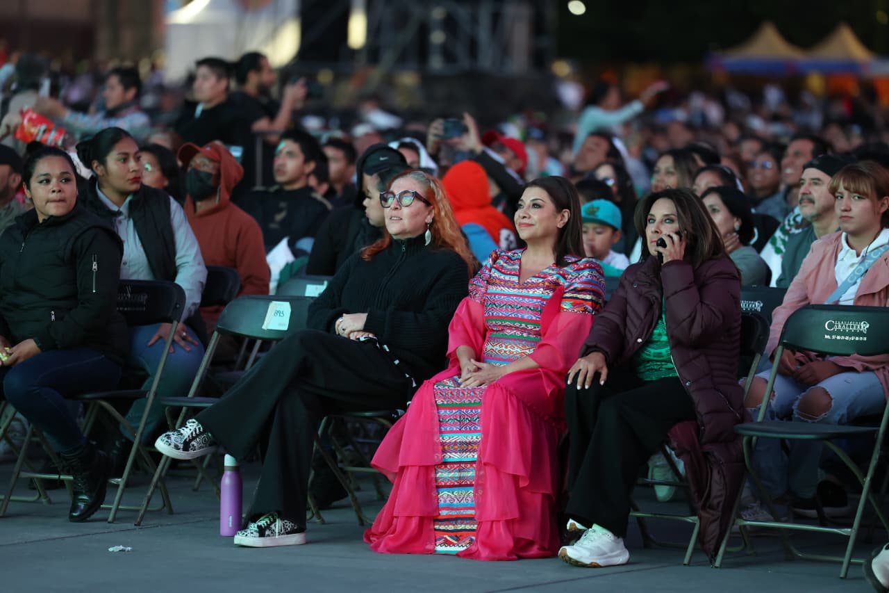 FOTO - TRANSMISIÓN DEL PARTIDO DE FUTBOL MÉXICO VS PORTUGAL EN EL ZÓCALO CAPITALINO (1).jpeg